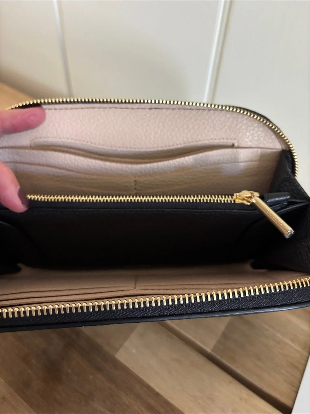 Cuyana Black Duo Wallet - Picture 5 of 8